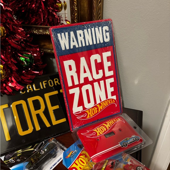 NWT 5 items 2 Hot Wheels Toretto Cali license plate HW light switch plate/ sign - Picture 2 of 11